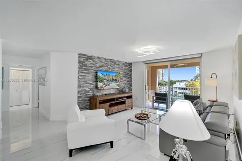 19601 E Country Club Drive Aventura FL 33180