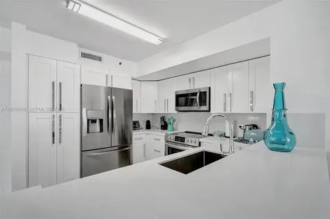 19601 E Country Club Drive Aventura FL 33180