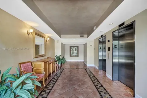 19601 E Country Club Drive Aventura FL 33180