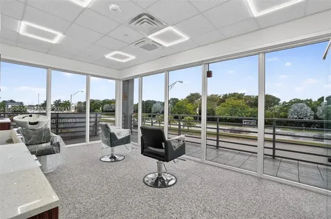 Beauty Salon Suites For Rent Now Right In Front Of Fiu Publix Shopping Miami FL 33174