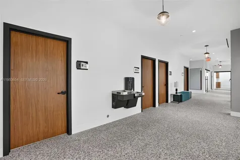 Beauty Salon Suites For Rent Now Right In Front Of Fiu Publix Shopping Miami FL 33174