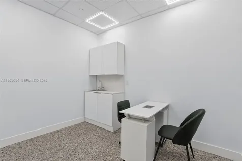 Beauty Salon Suites For Rent Now Right In Front Of Fiu Publix Shopping Miami FL 33174