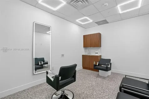 Beauty Salon Suites For Rent Now Right In Front Of Fiu Publix Shopping Miami FL 33174