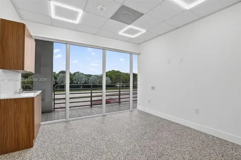 Beauty Salon Suites For Rent Now Right In Front Of Fiu Publix Shopping Miami FL 33174