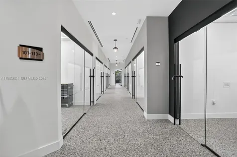 Beauty Salon Suites For Rent Now Right In Front Of Fiu Publix Shopping Miami FL 33174