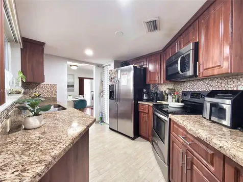 12415 NW 7th Street Miami FL 33182