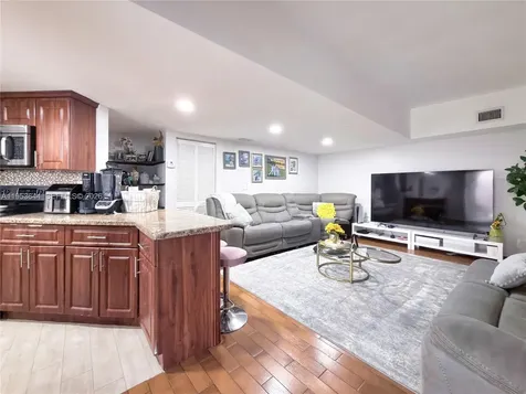 12415 NW 7th Street Miami FL 33182