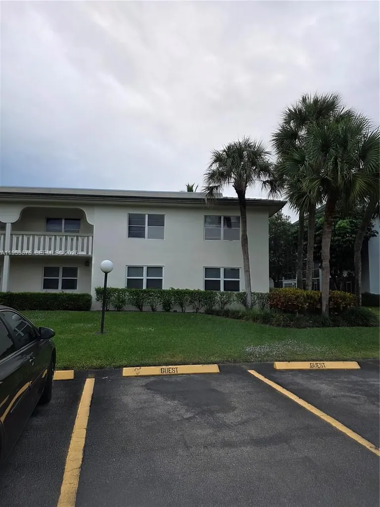 2805 Victoria Way Coconut Creek FL 33066
