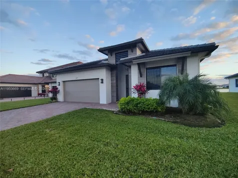 5077 Gambero Way Naples FL 34142