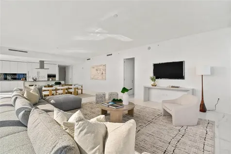 700 NE 26th Terrace Miami FL 33137
