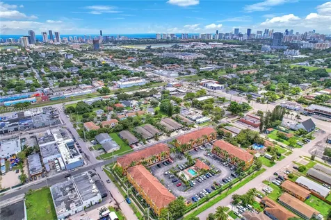 121 NW 2nd Avenue Hallandale Beach FL 33009