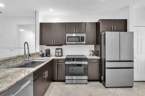 121 NW 2nd Avenue Hallandale Beach FL 33009