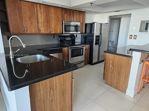 2401 Collins Avenue Miami Beach FL 33140