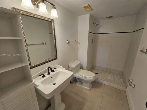 2401 Collins Avenue Miami Beach FL 33140