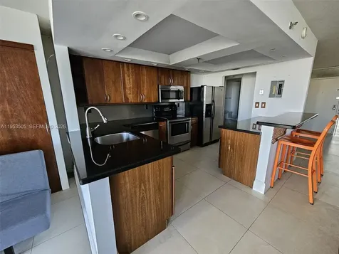 2401 Collins Avenue Miami Beach FL 33140