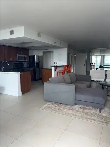 2401 Collins Avenue Miami Beach FL 33140