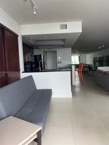 2401 Collins Avenue Miami Beach FL 33140