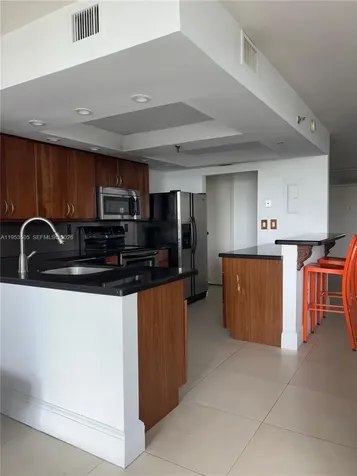 2401 Collins Avenue Miami Beach FL 33140
