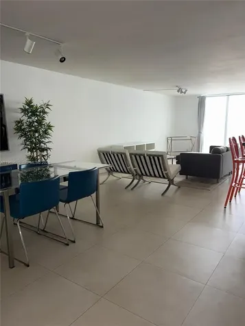 2401 Collins Avenue Miami Beach FL 33140