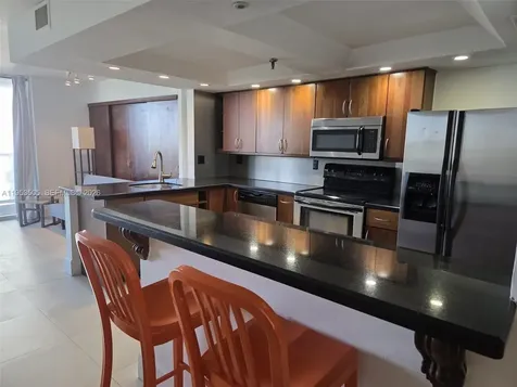 2401 Collins Avenue Miami Beach FL 33140