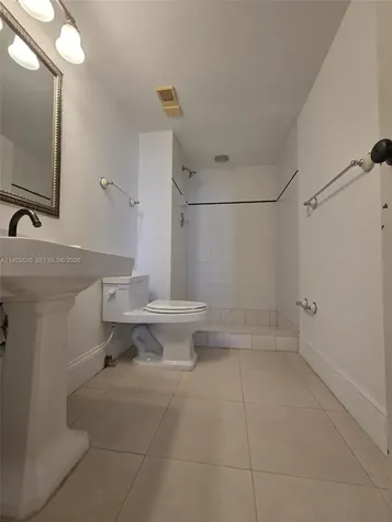 2401 Collins Avenue Miami Beach FL 33140