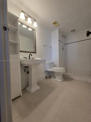2401 Collins Avenue Miami Beach FL 33140