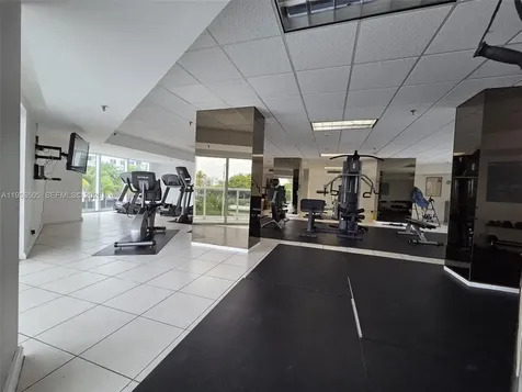 2401 Collins Avenue Miami Beach FL 33140