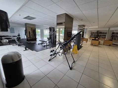 2401 Collins Avenue Miami Beach FL 33140