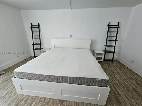 2401 Collins Avenue Miami Beach FL 33140