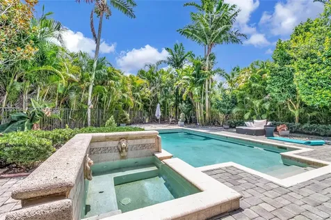 8244 Lakeview Drive West Palm Beach FL 33412