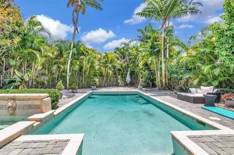 8244 Lakeview Drive West Palm Beach FL 33412