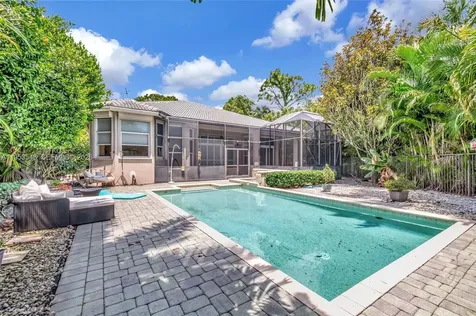 8244 Lakeview Drive West Palm Beach FL 33412