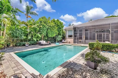 8244 Lakeview Drive West Palm Beach FL 33412