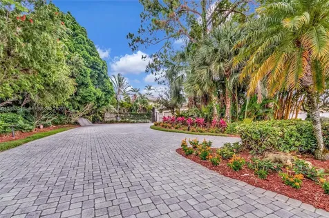 8244 Lakeview Drive West Palm Beach FL 33412