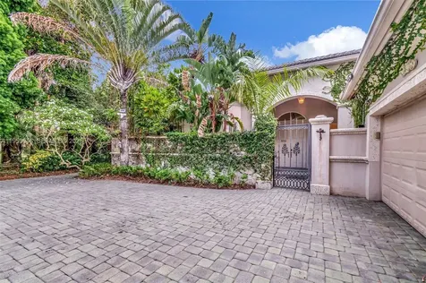 8244 Lakeview Drive West Palm Beach FL 33412
