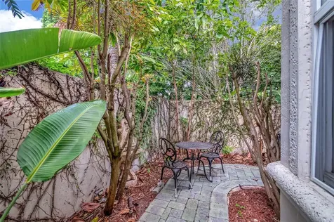 8244 Lakeview Drive West Palm Beach FL 33412