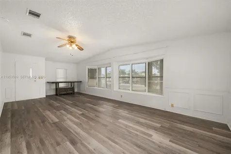 247 Hickory Ridge Sebring FL 33876