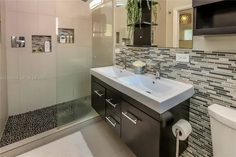 1242 Buchanan Street Hollywood FL 33019