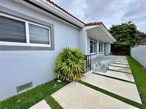 2722 SW 5th Street Miami FL 33135