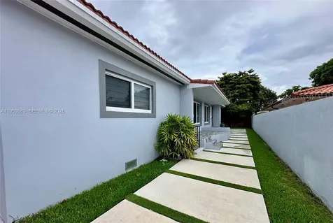 2722 SW 5th Street Miami FL 33135