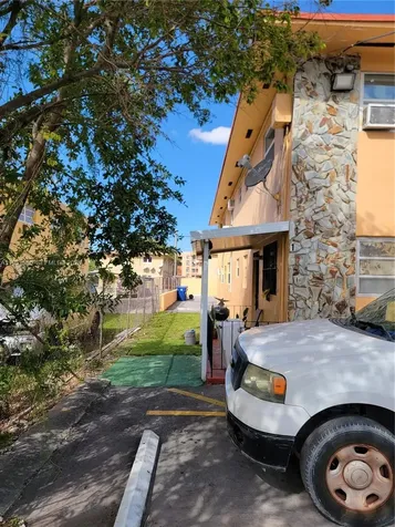 1753 SW 6th Street Miami FL 33135