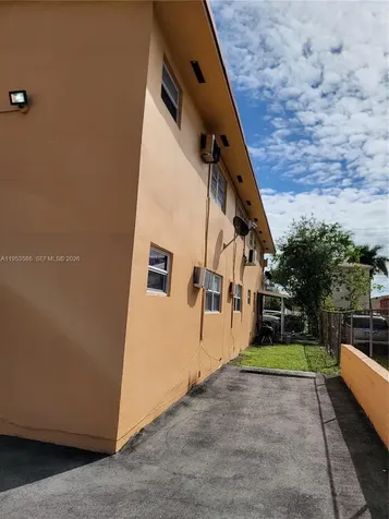 1753 SW 6th Street Miami FL 33135