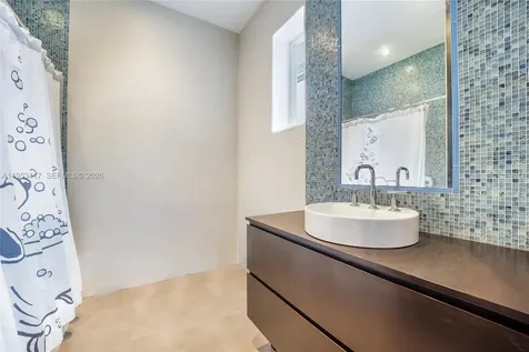 6900 Barquera Street Coral Gables FL 33146