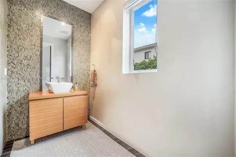 6900 Barquera Street Coral Gables FL 33146