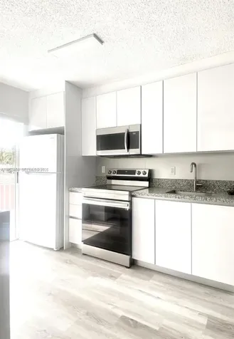2575 SW 27th Avenue Miami FL 33133