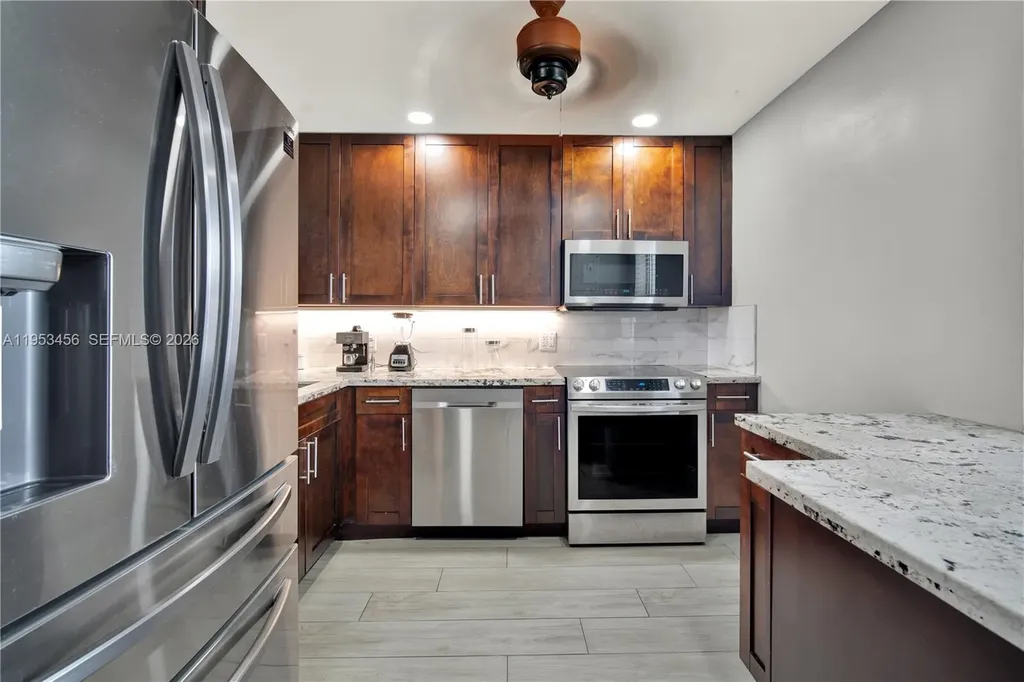 950 Hillcrest Drive Hollywood FL 33021