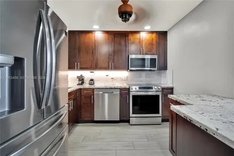 950 Hillcrest Drive Hollywood FL 33021