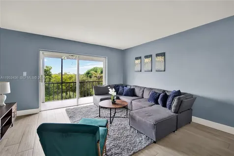 950 Hillcrest Drive Hollywood FL 33021