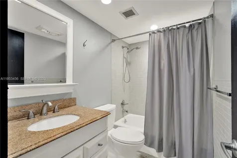 950 Hillcrest Drive Hollywood FL 33021