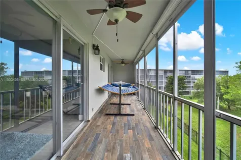 950 Hillcrest Drive Hollywood FL 33021